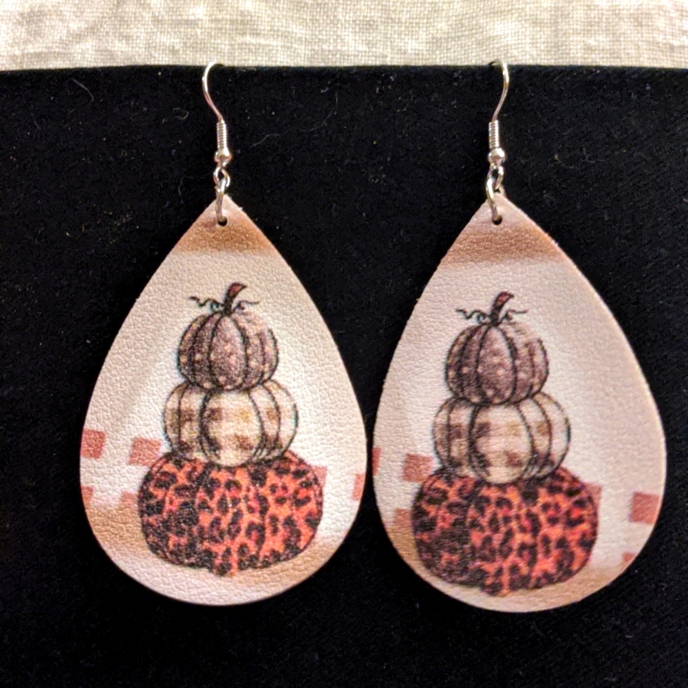 Patchwork pumpkins fall earrings faux leather.
